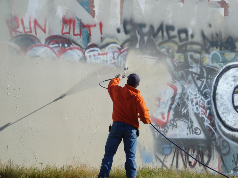 cómo limpiar graffitis de forma rápida